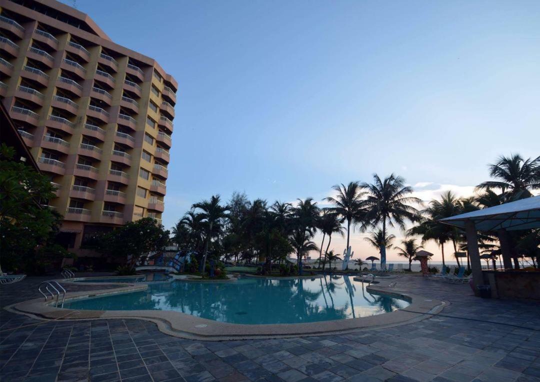 Primula Beach Hotel Kuala Terengganu Exterior photo