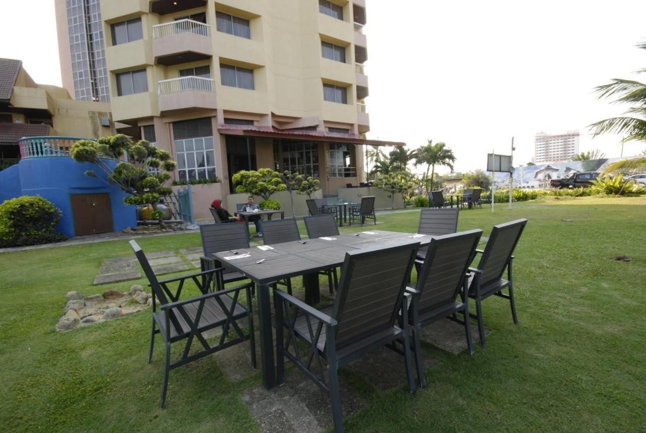Primula Beach Hotel Kuala Terengganu Exterior photo